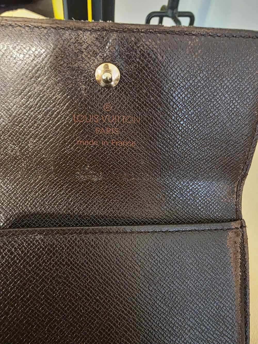 Louis Vuitton compact louis